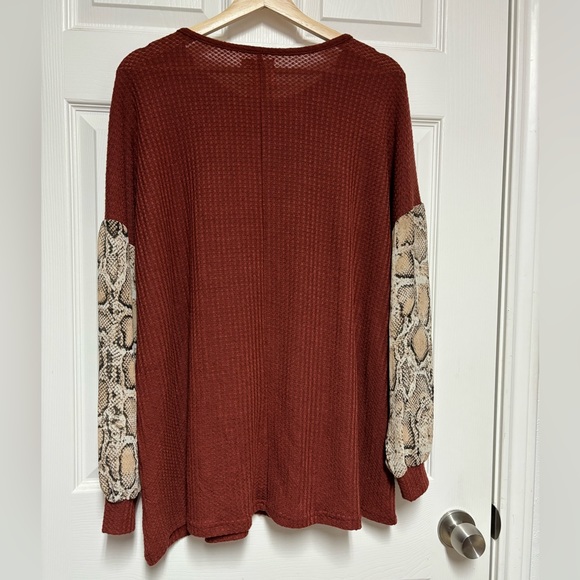 Grace & Emma Waffle Knit Snake Skin Print Design Top Sweater Size 2XL - Picture 2 of 8